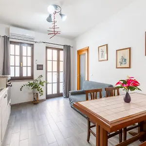 Appartamento centrale SantʼAntìoco